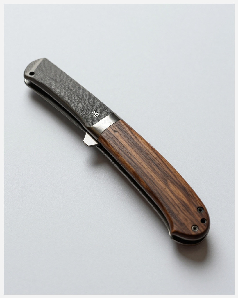 [DEMO] Solingen Pocket Knife, Walnut Scales — Metal